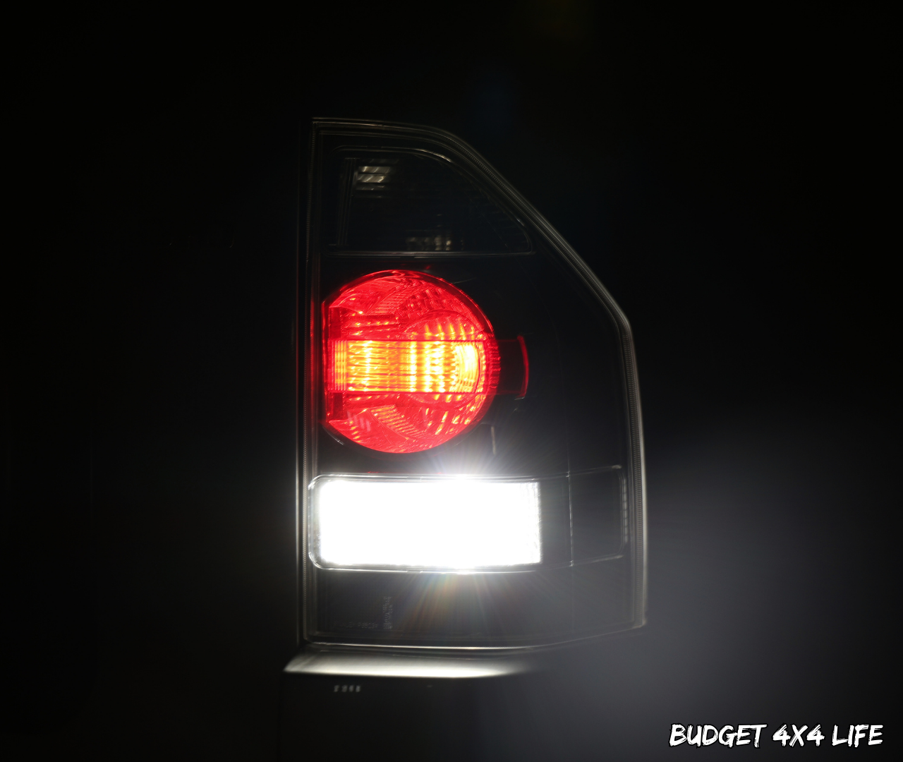 The Ultimate T20 LED Reverse Lights For Mitsubishi Pajero (2400 Lumens)