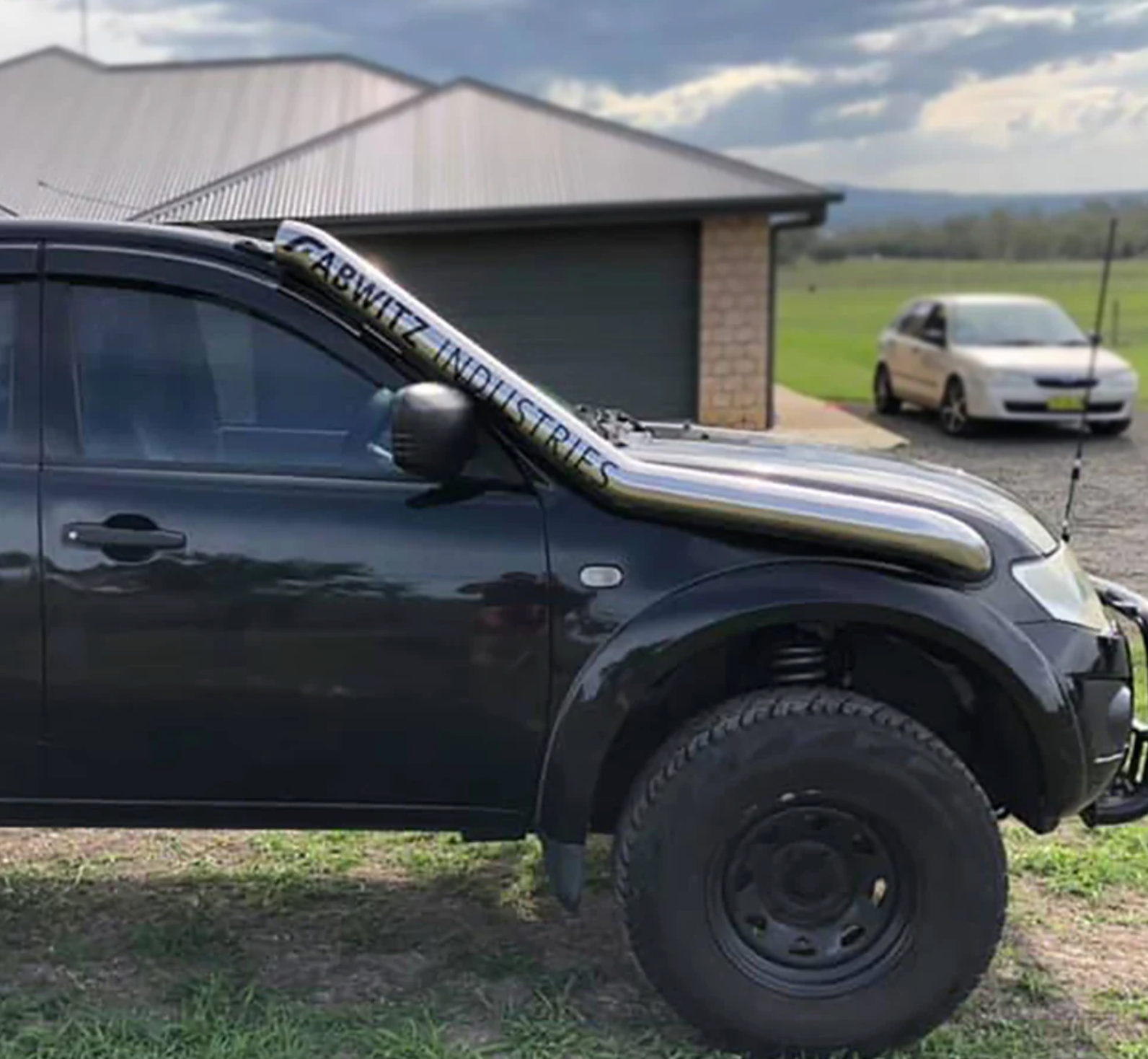 Mitsubishi Triton MN 2009 - 2014 Long Entry Snorkel (Seamless Polished)