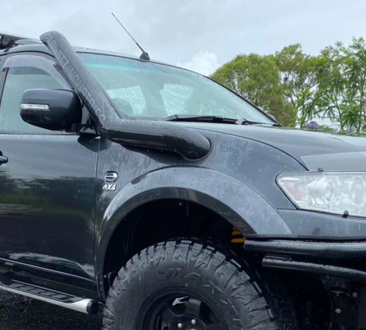 Mitsubishi Triton MN/ML - Mid Entry Snorkel - Seamless Powder Coated