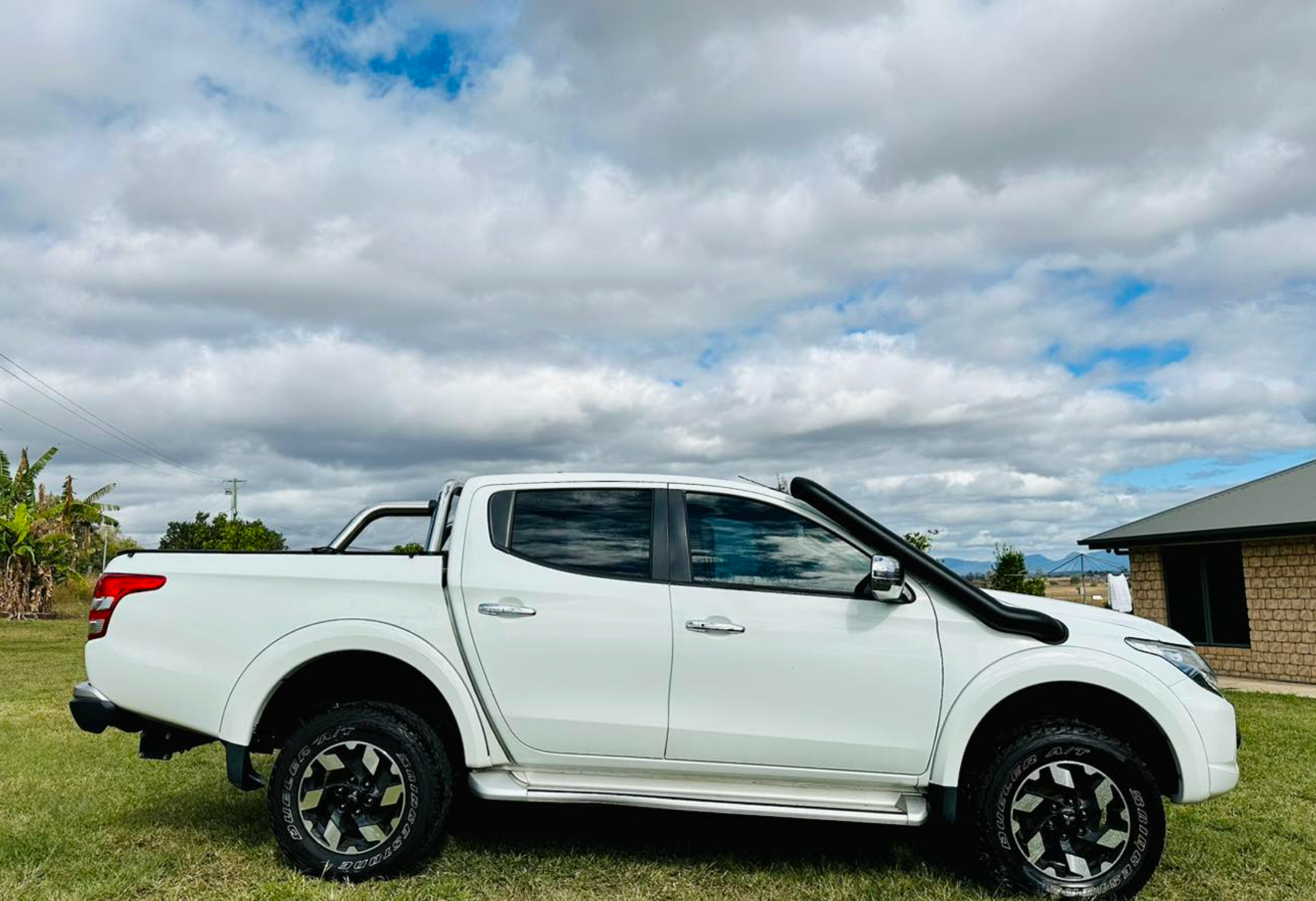 Mitsubishi Triton MQ Standard Entry Snorkel (Seamless Powder Coated)