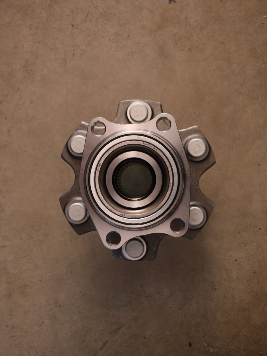 Japanese-Made Wheel Bearing Hub for Mitsubishi Pajero NS, NT, NW, NX (LWB, 2006–2021)